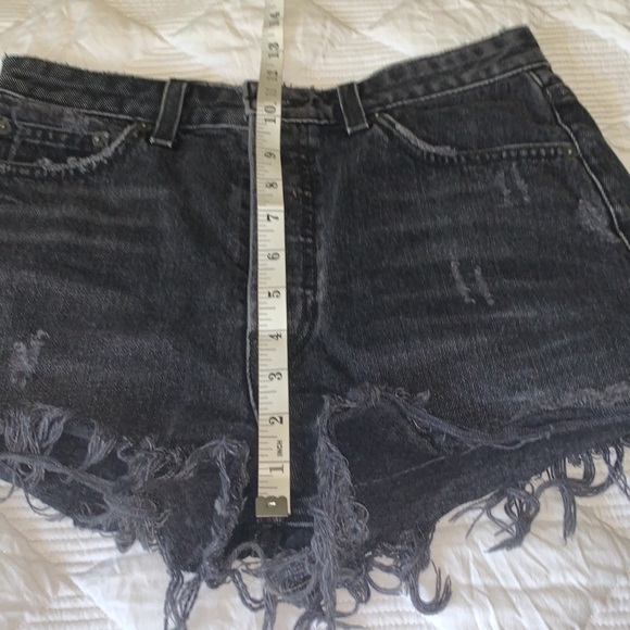 REFORMATION Jeans Shorts 26 Black High Waist Raw Hem Cutoff Festival Concert - Picture 9 of 9